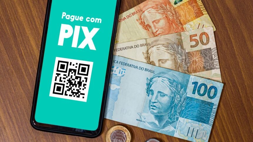 Representação do Pix com um celular exibindo transações bloqueadas, refletindo as novas regras de segurança.