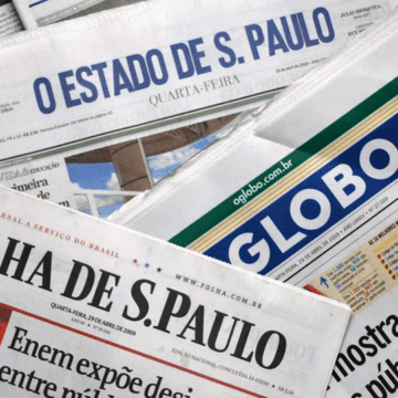 Uma imagem de um jornal com manchetes que destacam a economia brasileira, com pessoas observando-o com expressões de preocupação e desconfiança.
