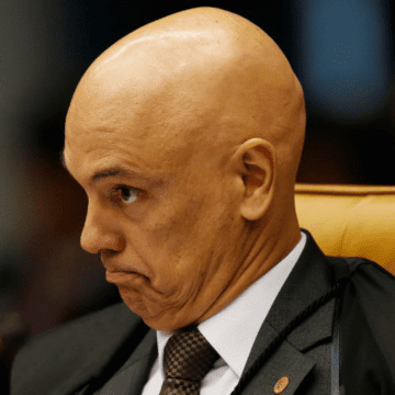 Imagem do ministro Alexandre de Moraes no Supremo Tribunal Federal, refletindo a polêmica sobre o inquérito das fake news