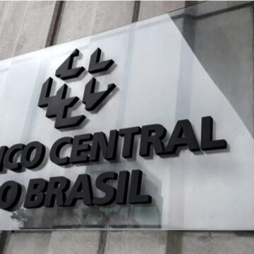 Gráfico representando o aumento da inflação e da taxa Selic em 2024, destacando as mudanças metodológicas nos índices econômicos do IBGE.