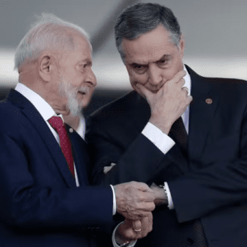 Folha do seu Paulo - A Crítica do STF e a Polêmica do Editorial de Barroso no Estadão: Uma Análise Detalhada
