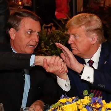 Folha do seu Paulo - Imprensa internacional repercute ausência de Bolsonaro na posse de Trump