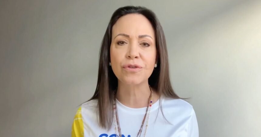 Edmundo González e María Corina Machado, líderes da oposição venezuelana, em uma mensagem conjunta de Ano Novo, convocando o povo à luta.