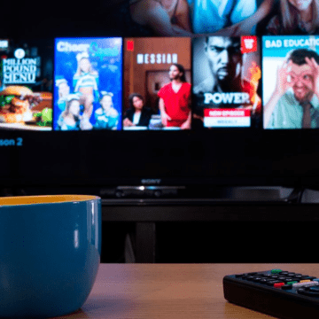 A Revolução do Sofá: Streamings Desbancam a TV Aberta nos Fins de Semana!