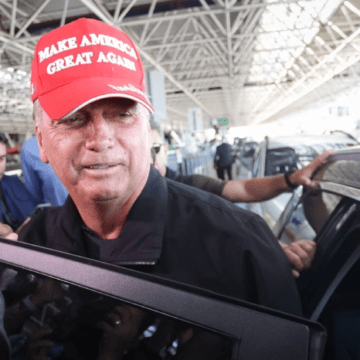Bolsonaro Ataca Moraes Após Veto de Ida aos EUA e Apela a Trump por Ajuda Folha do seu Paulo